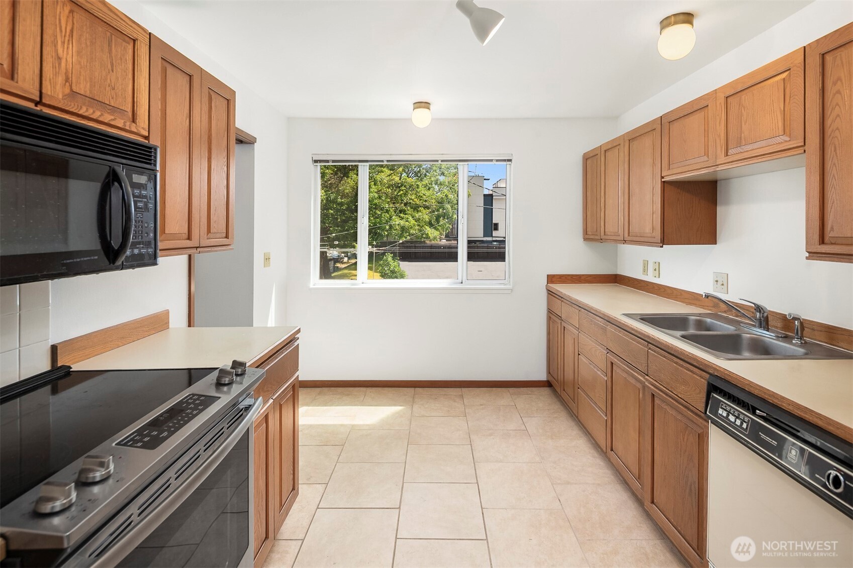 1312 South Massachusetts Street, Unit 202 Seattle, WA 98144 - Photo 6 of 18