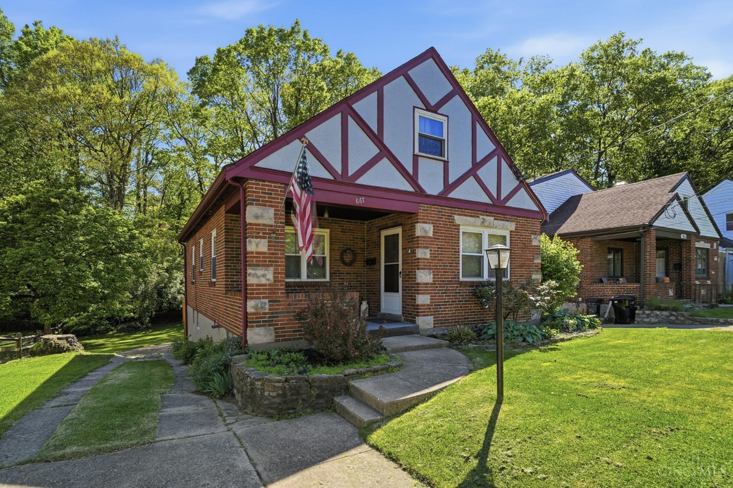 667 Overlook Avenue Cincinnati, OH 45238 - Photo 2 of 50