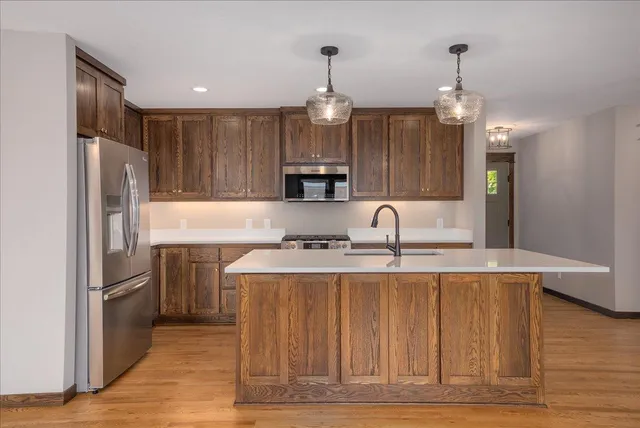 $539,900 | 1633 Rolling Hills Lane, River Falls, WI 54022