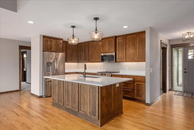 $539,900 | 1633 Rolling Hills Lane, River Falls, WI 54022