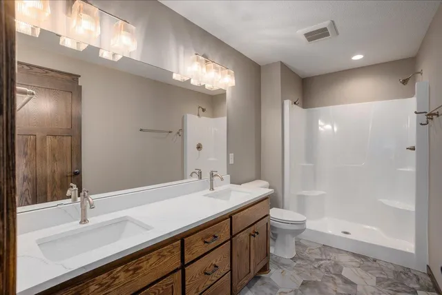 $539,900 | 1633 Rolling Hills Lane, River Falls, WI 54022