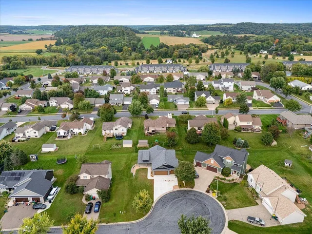 $539,900 | 1633 Rolling Hills Lane, River Falls, WI 54022