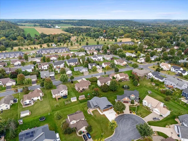 $539,900 | 1633 Rolling Hills Lane, River Falls, WI 54022