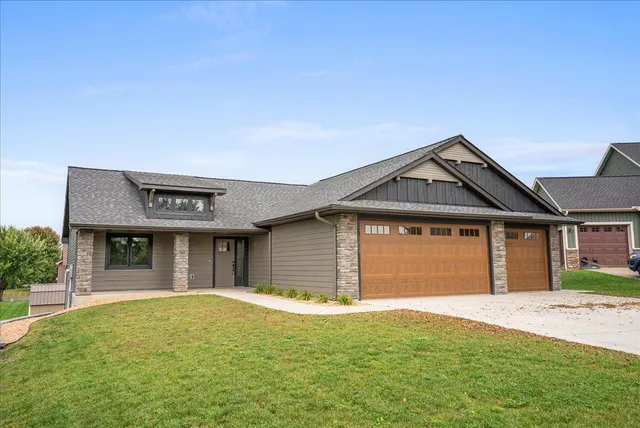 $539,900 | 1633 Rolling Hills Lane, River Falls, WI 54022