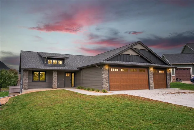 $539,900 | 1633 Rolling Hills Lane, River Falls, WI 54022