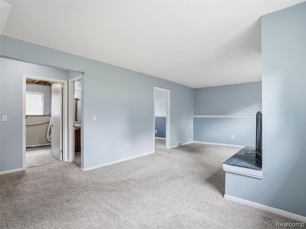 2439 North Long Lake Road Fenton, MI 48430 - Photo 16 of 25