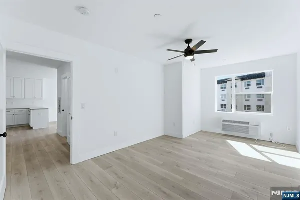 $2,400 | 95 Shepherd Lane, Unit B307, Totowa, NJ 07512