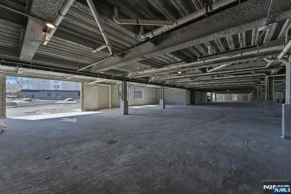 $2,400 | 95 Shepherd Lane, Unit B307, Totowa, NJ 07512