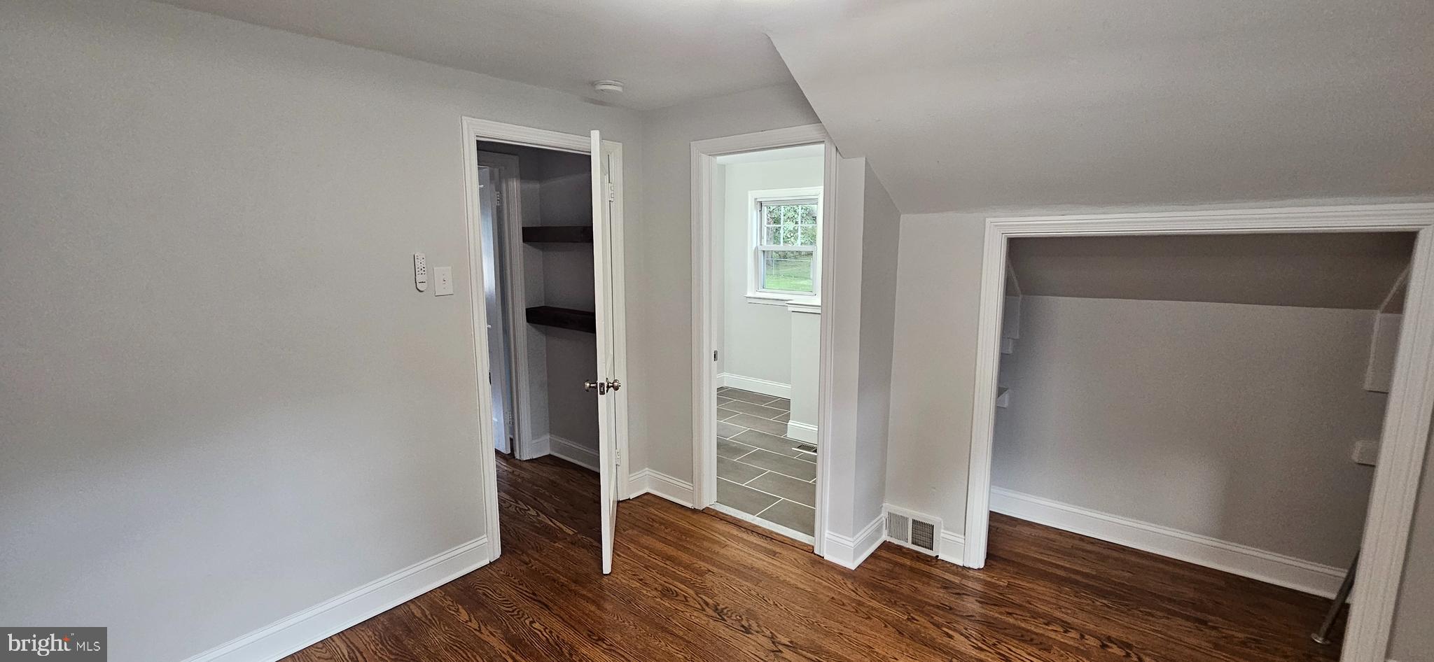 505 Glendale Road Havertown, PA 19083 - Photo 24 of 34 Jack & Jill bedroom