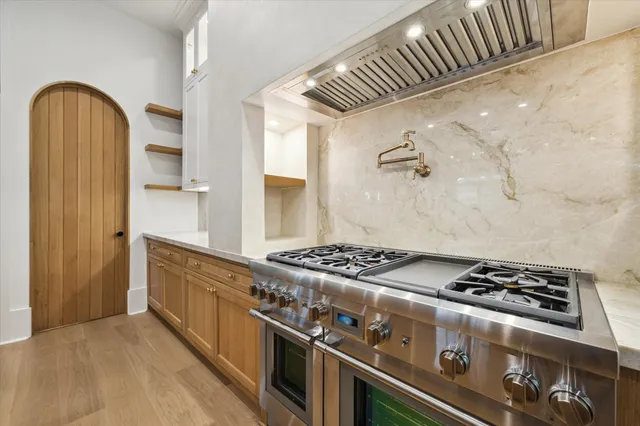 $2,239,000 | 1519 Candlelight Lane, Houston, TX 77018