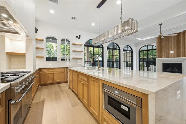 $2,239,000 | 1519 Candlelight Lane, Houston, TX 77018