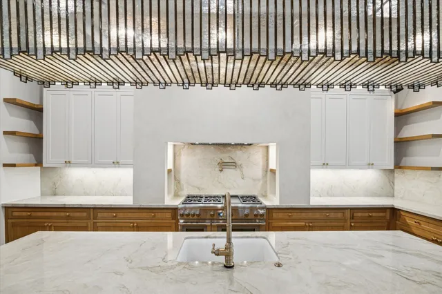 $2,239,000 | 1519 Candlelight Lane, Houston, TX 77018