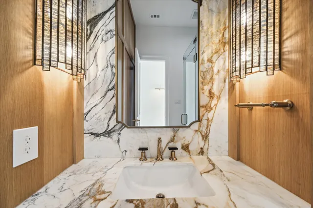 $2,239,000 | 1519 Candlelight Lane, Houston, TX 77018