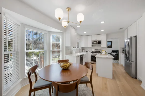 $645,000 | 30 Eagle Rock Place, The Woodlands, TX 77381