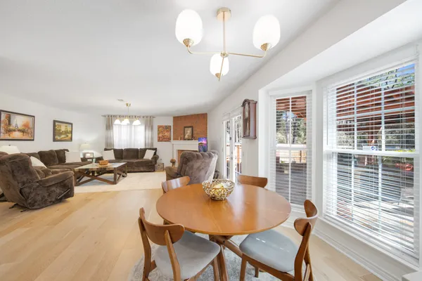 $645,000 | 30 Eagle Rock Place, The Woodlands, TX 77381