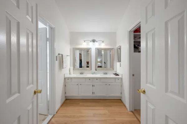 $645,000 | 30 Eagle Rock Place, The Woodlands, TX 77381