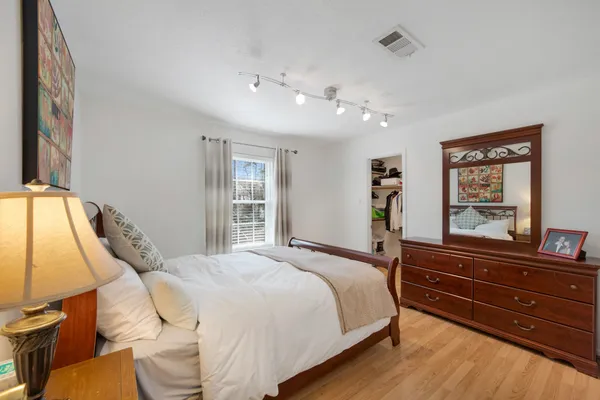 $645,000 | 30 Eagle Rock Place, The Woodlands, TX 77381