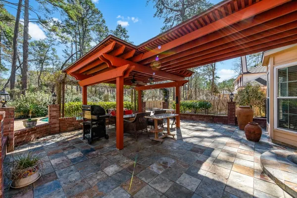 $645,000 | 30 Eagle Rock Place, The Woodlands, TX 77381