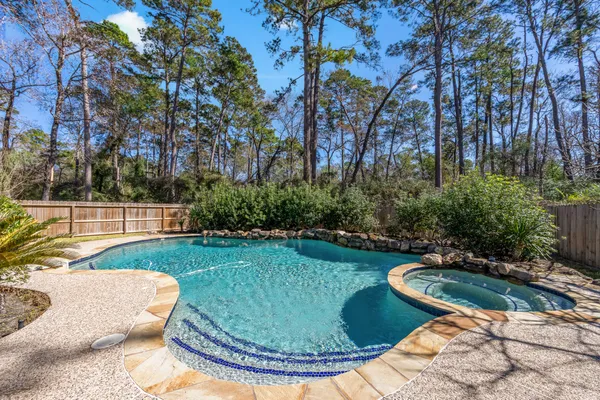 $645,000 | 30 Eagle Rock Place, The Woodlands, TX 77381