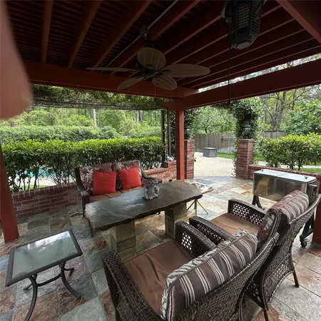 $645,000 | 30 Eagle Rock Place, The Woodlands, TX 77381