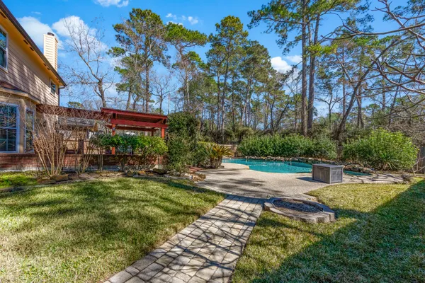 $645,000 | 30 Eagle Rock Place, The Woodlands, TX 77381