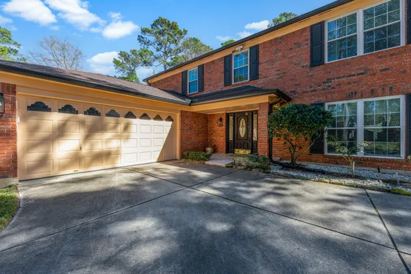 $645,000 | 30 Eagle Rock Place, The Woodlands, TX 77381