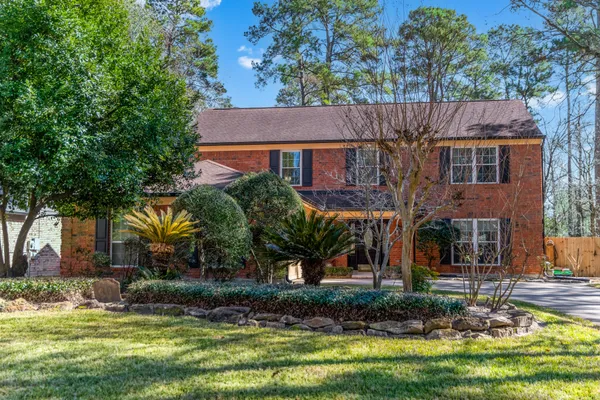 $645,000 | 30 Eagle Rock Place, The Woodlands, TX 77381