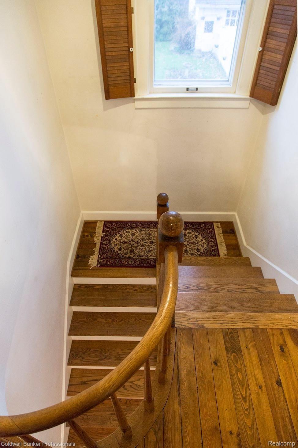 2252 Yorkshire Road Birmingham, MI 48009 - Photo 20 of 34 View from top of stairs