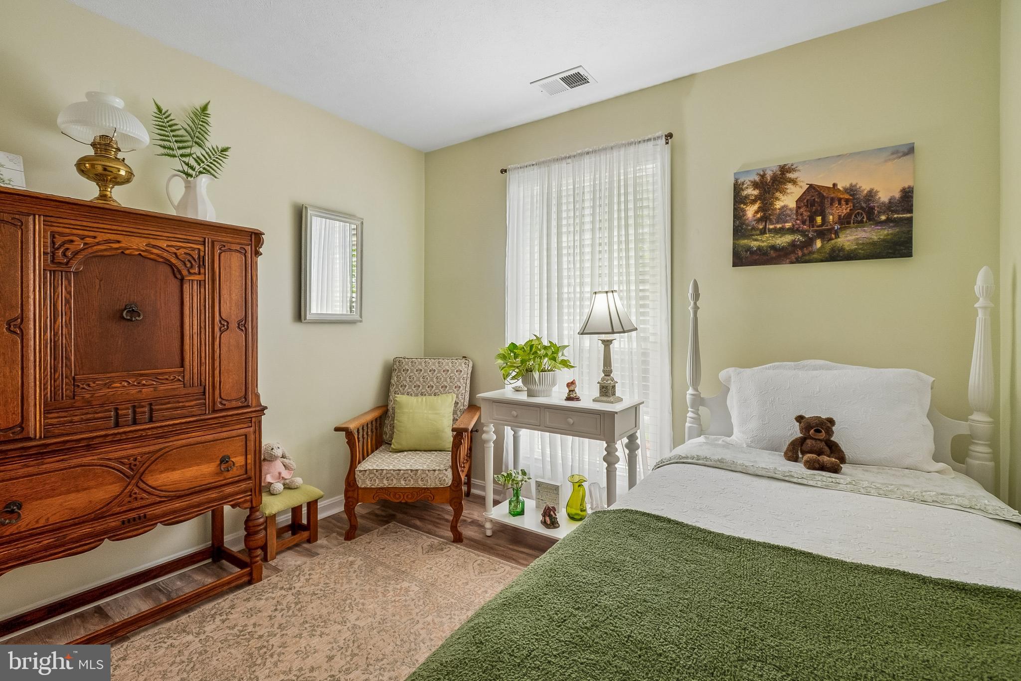 10090 Oakton Terrace Road Oakton, VA 22124 - Photo 15 of 23