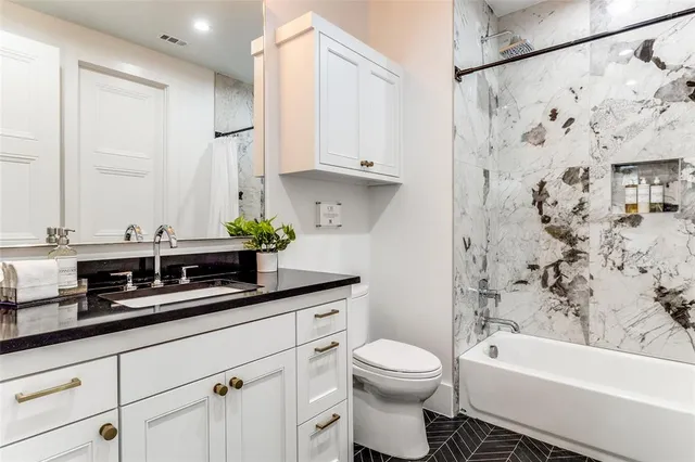 $1,795,000 | 7610 Linwood Avenue, Dallas, TX 75209