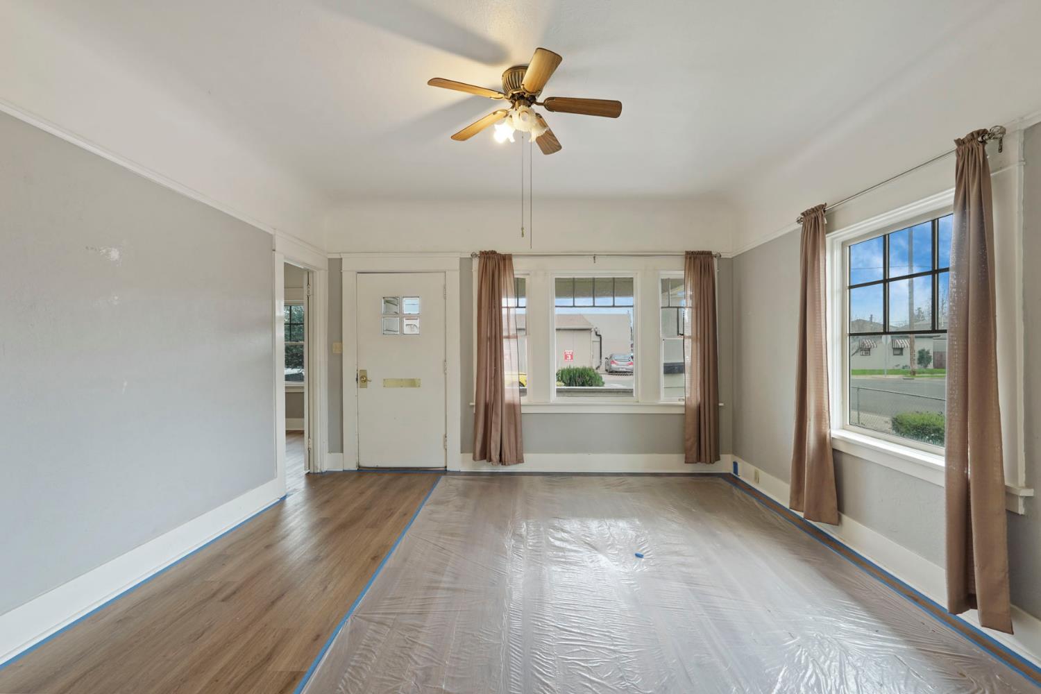 400 Chestnut Street Lodi, CA 95240 - Photo 12 of 36 a view of an empty room with a window