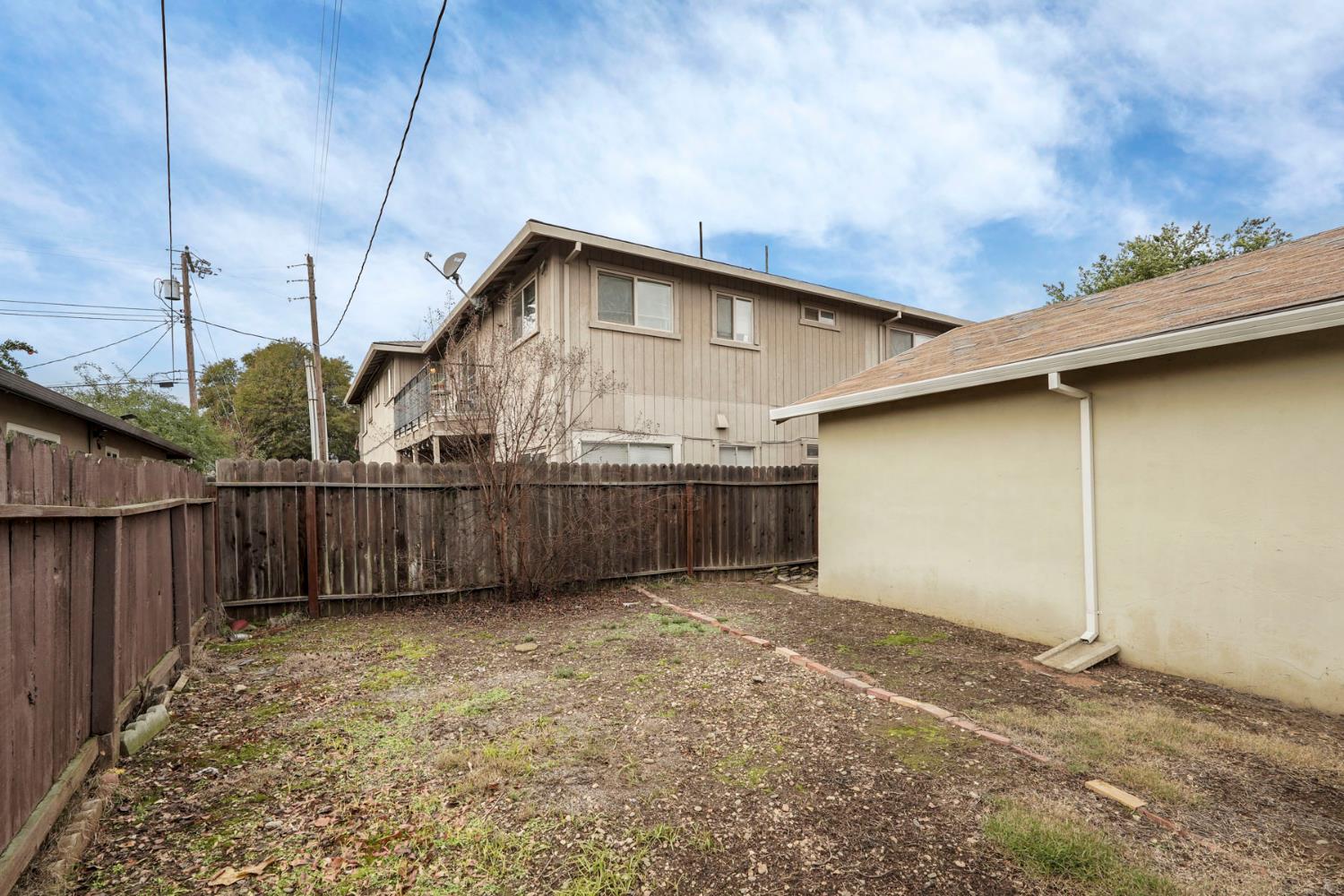 400 Chestnut Street Lodi, CA 95240 - Photo 35 of 36 a view of a backyard
