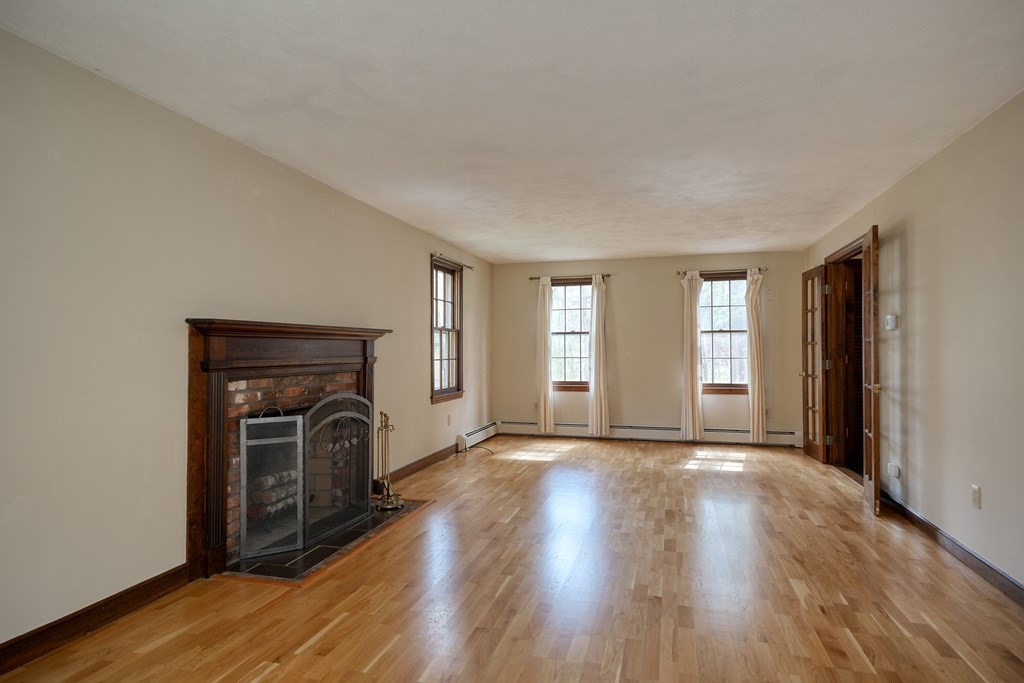 98 Maynard Farm Road Sudbury, MA 01776 - Photo 4 of 37 Gallery Image 4