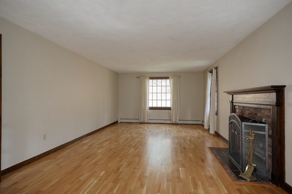 98 Maynard Farm Road Sudbury, MA 01776 - Photo 5 of 37 Gallery Image 5