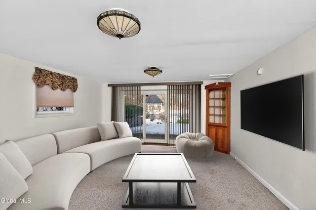 $479,900 | 10 Campus View Drive, Colonie, NY 12211