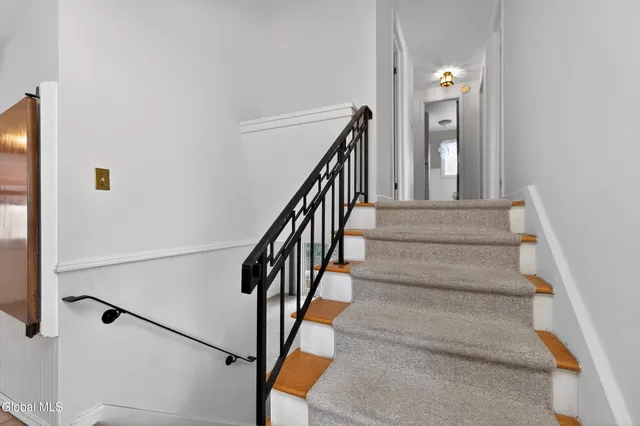 $479,900 | 10 Campus View Drive, Colonie, NY 12211