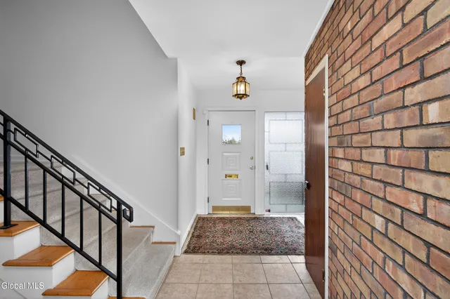 $479,900 | 10 Campus View Drive, Colonie, NY 12211