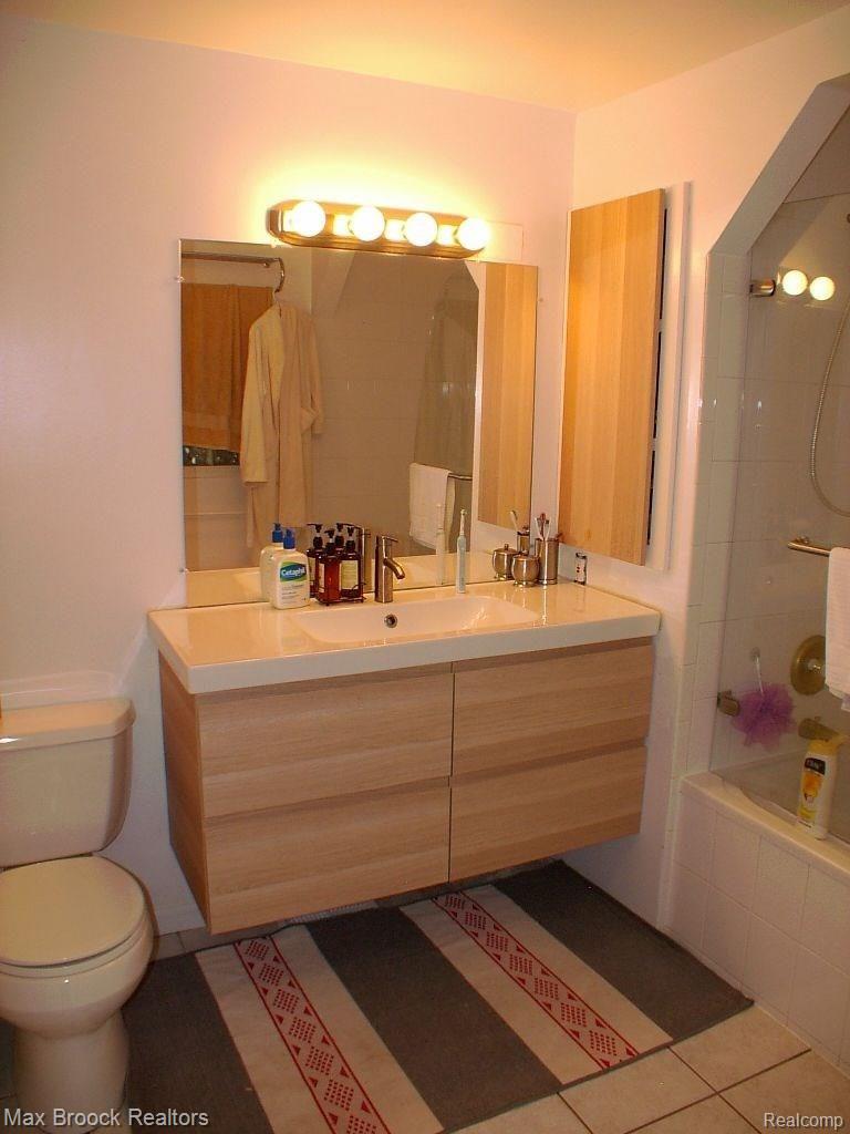 889 Spartan Drive Rochester, MI 48309 - Photo 32 of 38 MBa.jpg