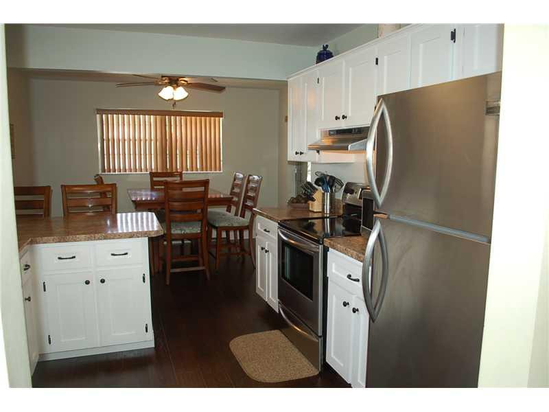 23119 Southwest 55th Avenue Boca Raton, FL 33433 - Photo 8 of 18 Kitchen