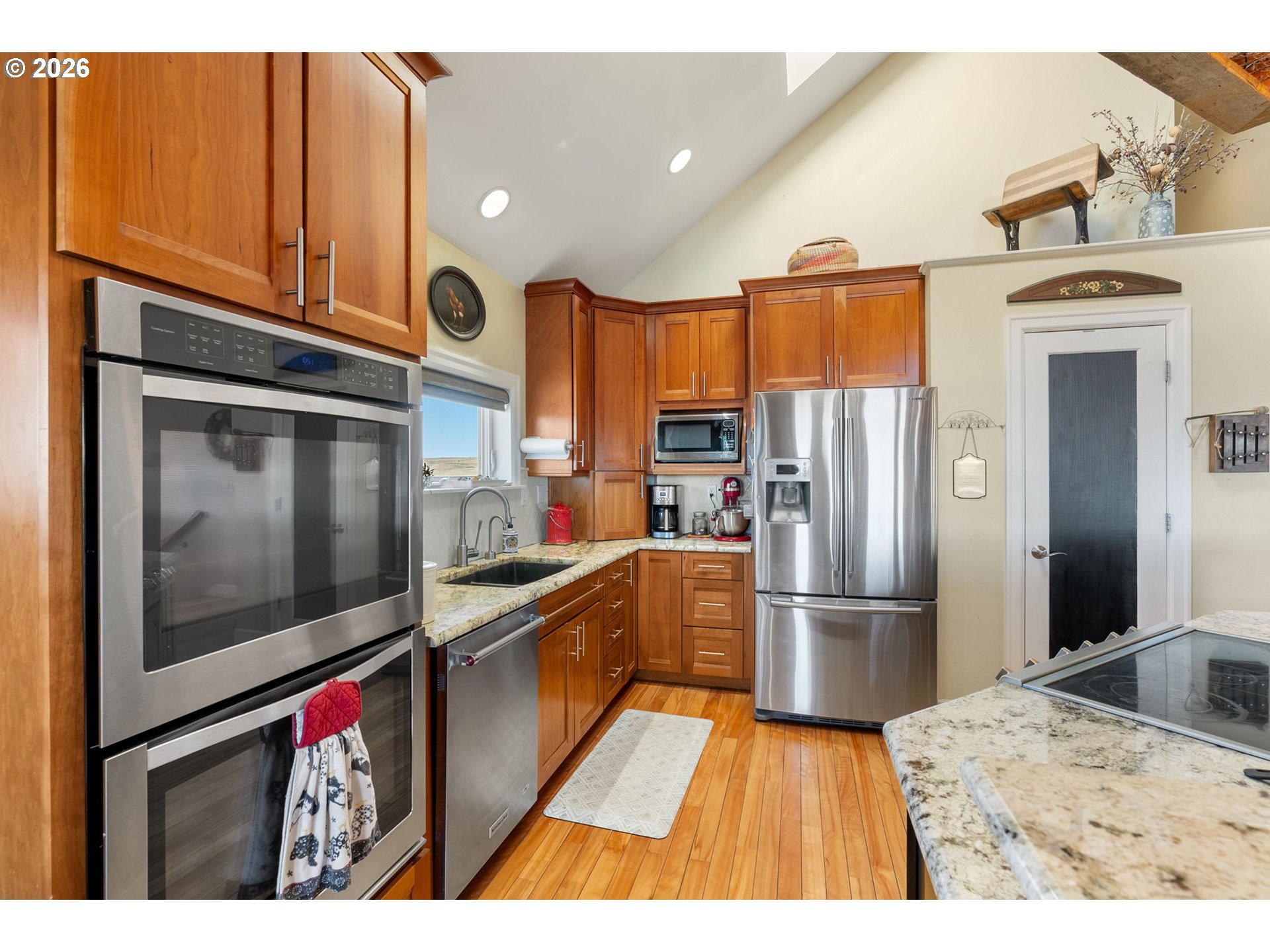 412 Schilling Road Lyle, WA 98635 - Photo 8 of 48