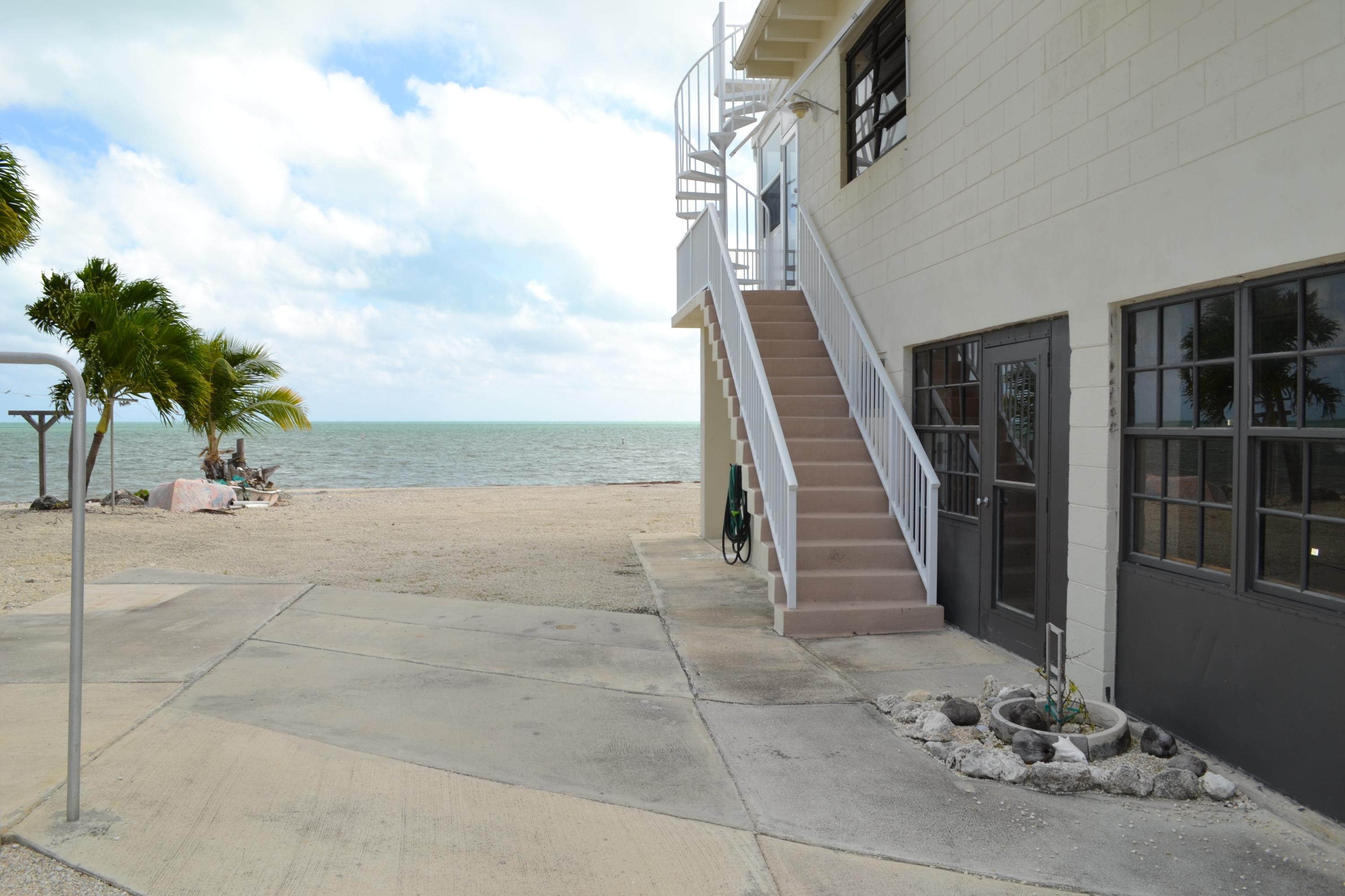 30 East Beach Road Tavernier, FL 33070 - Photo 20 of 26 Side of House