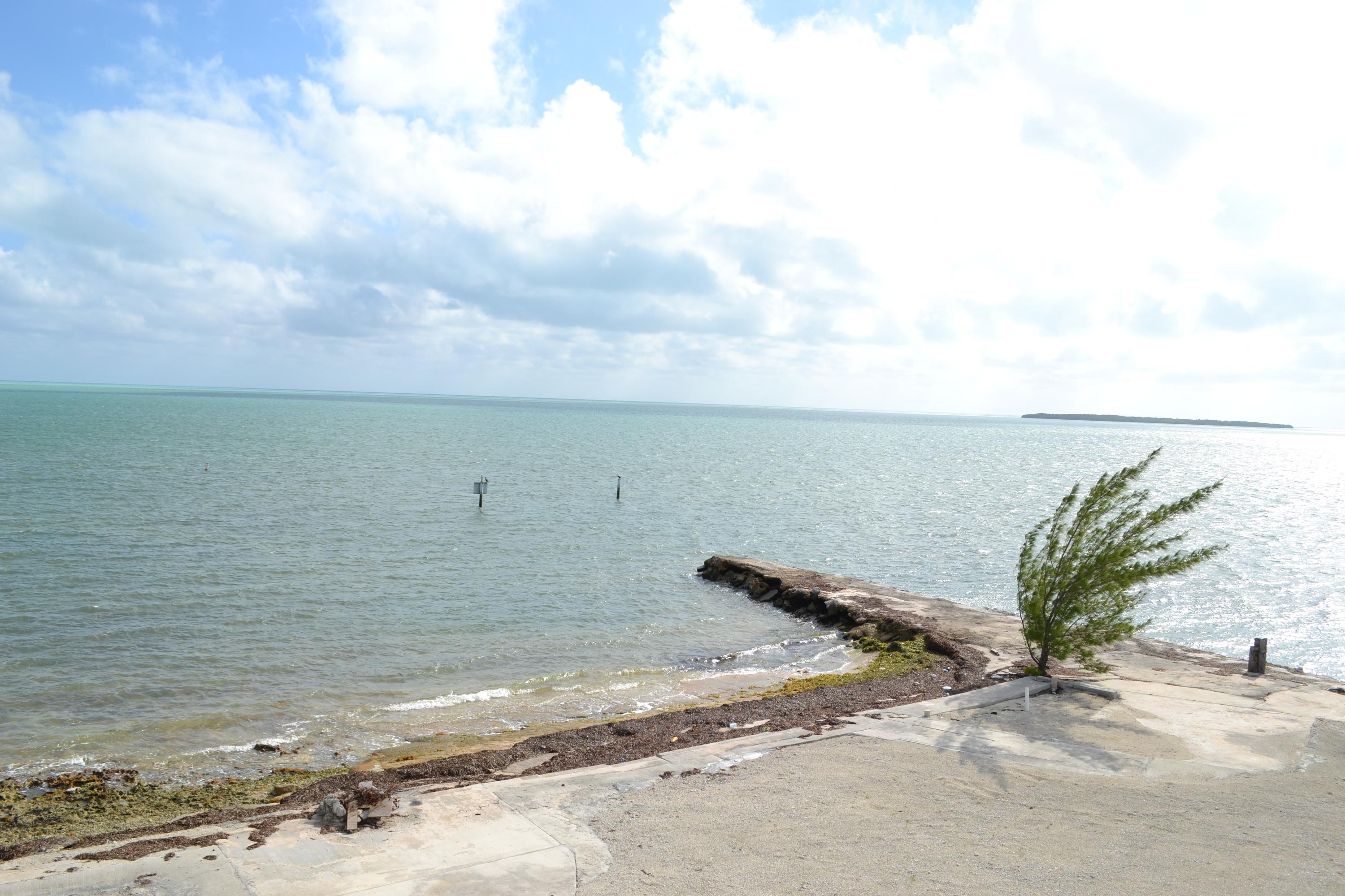 30 East Beach Road Tavernier, FL 33070 - Photo 4 of 26 Concrete Ramp & Jetty