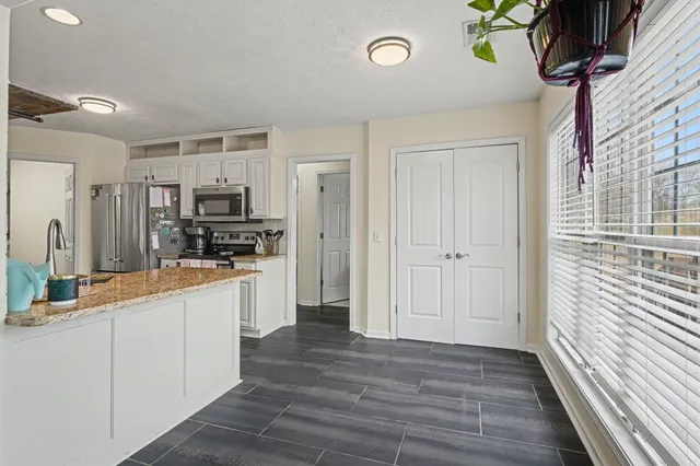 $450,000 | 6002 Forrest Drive, Greenbrier, TN 37073