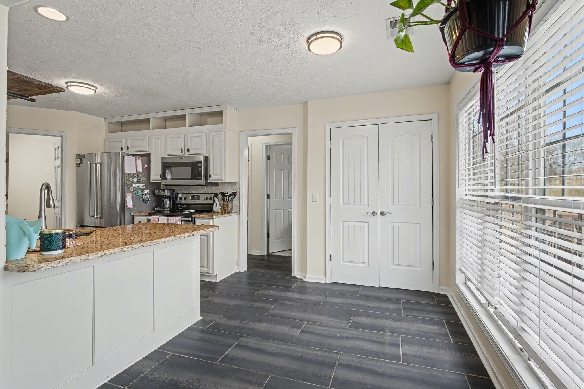 6002 Forrest Drive Greenbrier, TN 37073 - Photo 7 of 29