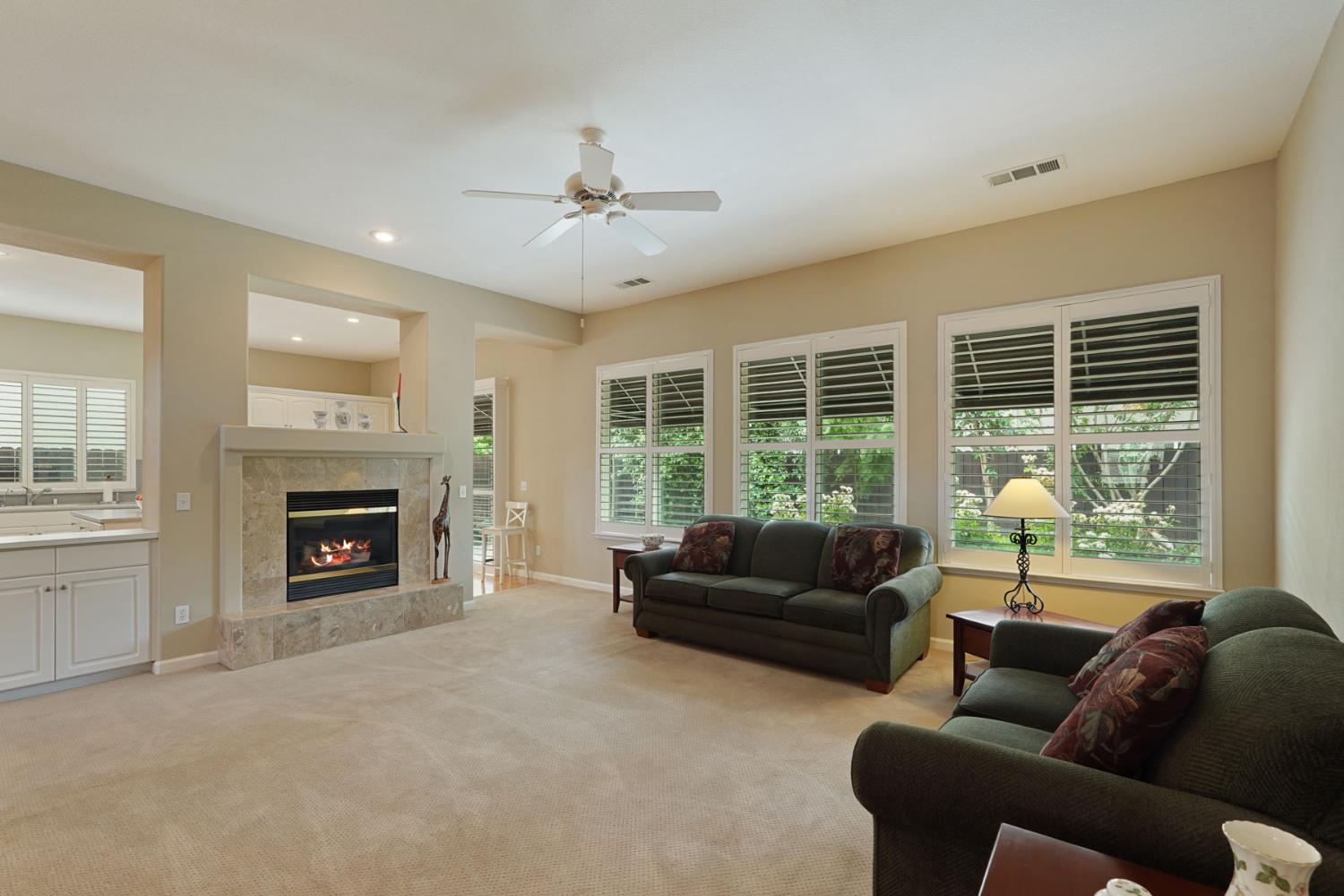 2088 Incline Drive Lodi, CA 95242 - Photo 4 of 34