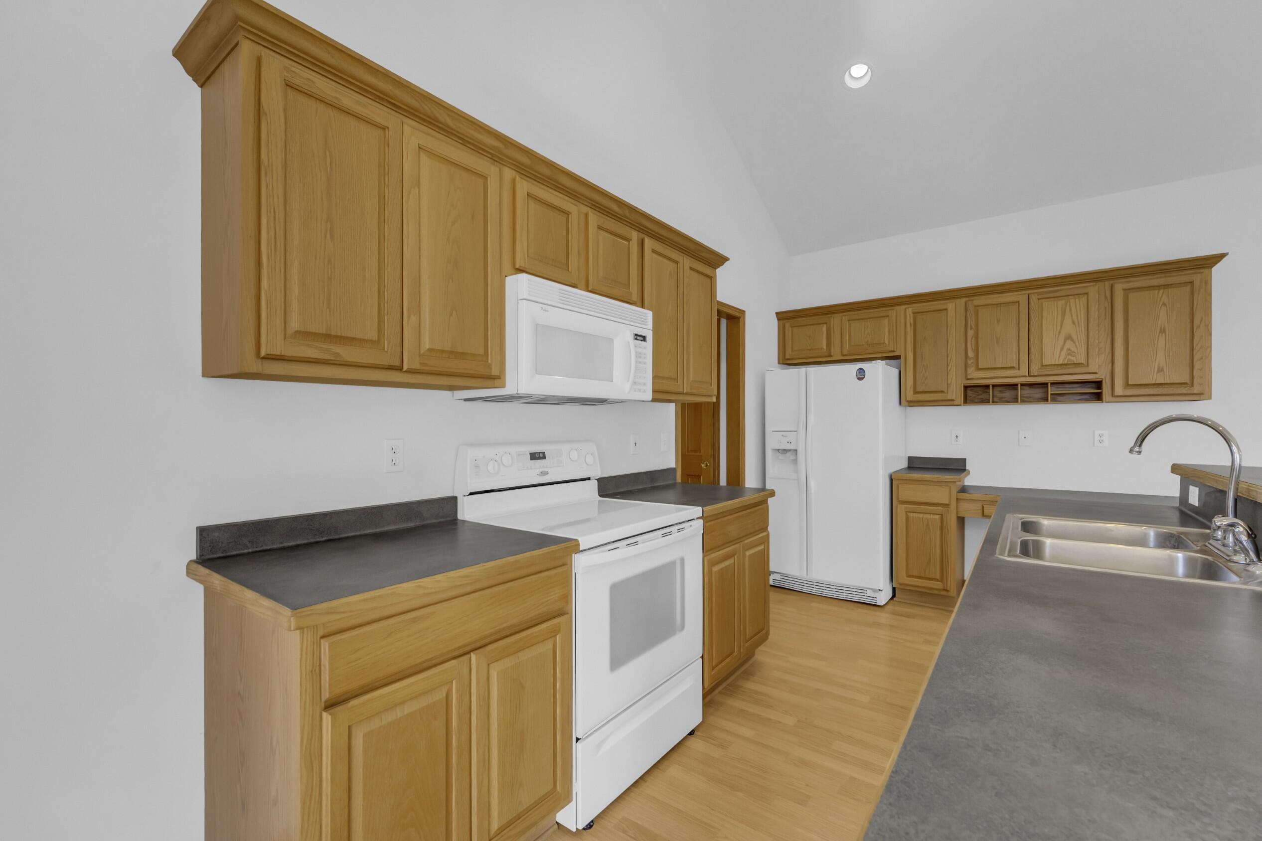 2781 Edwards Street, Unit D East Troy, WI 53120 - Photo 7 of 32 Appliances included!