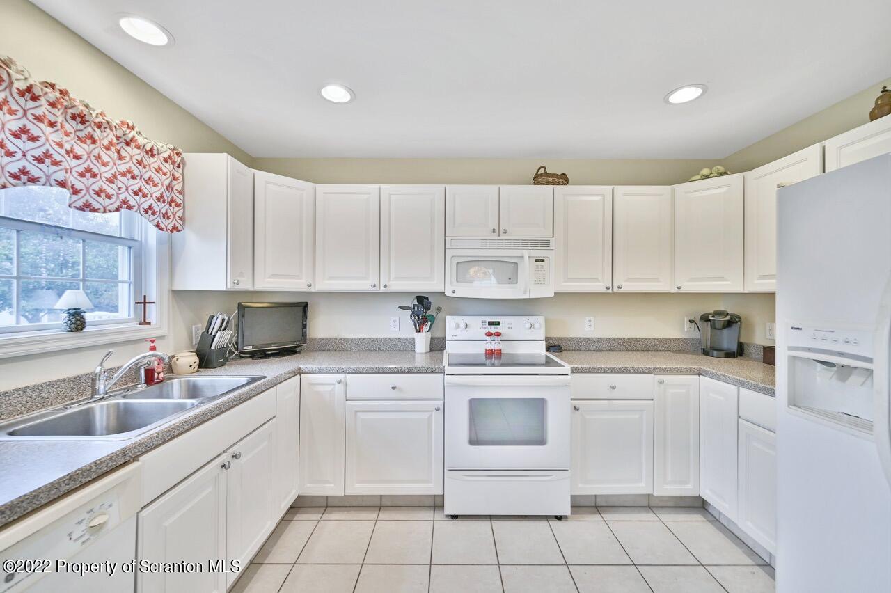 18 Waterford Road Clarks Summit, PA 18411 - Photo 14 of 37 Gallery Image 14
