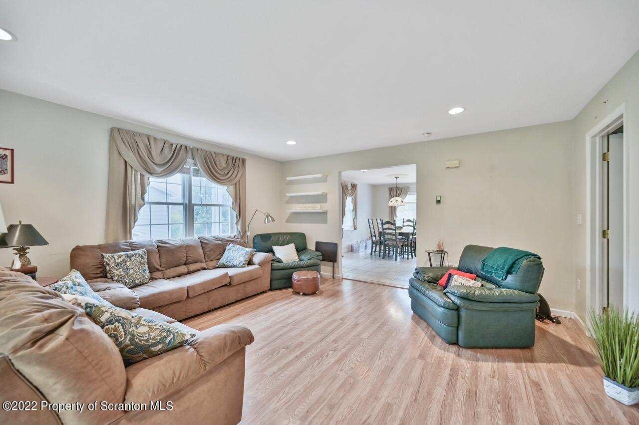 18 Waterford Road Clarks Summit, PA 18411 - Photo 8 of 37 Gallery Image 8