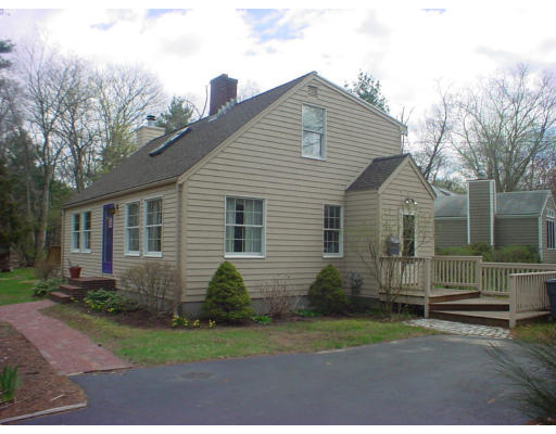 31 Smith Road Hingham, MA 02043 - Photo 3 of 8 Gallery Image 3