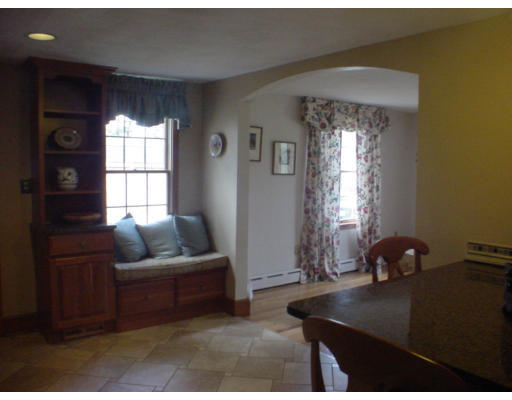 31 Smith Road Hingham, MA 02043 - Photo 4 of 8 Gallery Image 4